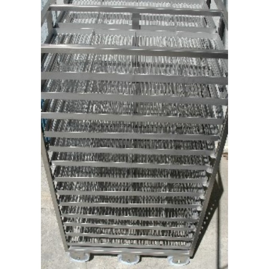 TROLLEY FOR THE TRANSPORTATION AND TREATMENT OF BACON-MOULDS