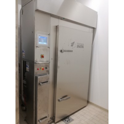 ELECTRICALLY HEATED CHAMBER FOR THE TREATMENT OF MEAT (2 TROLLEYS)